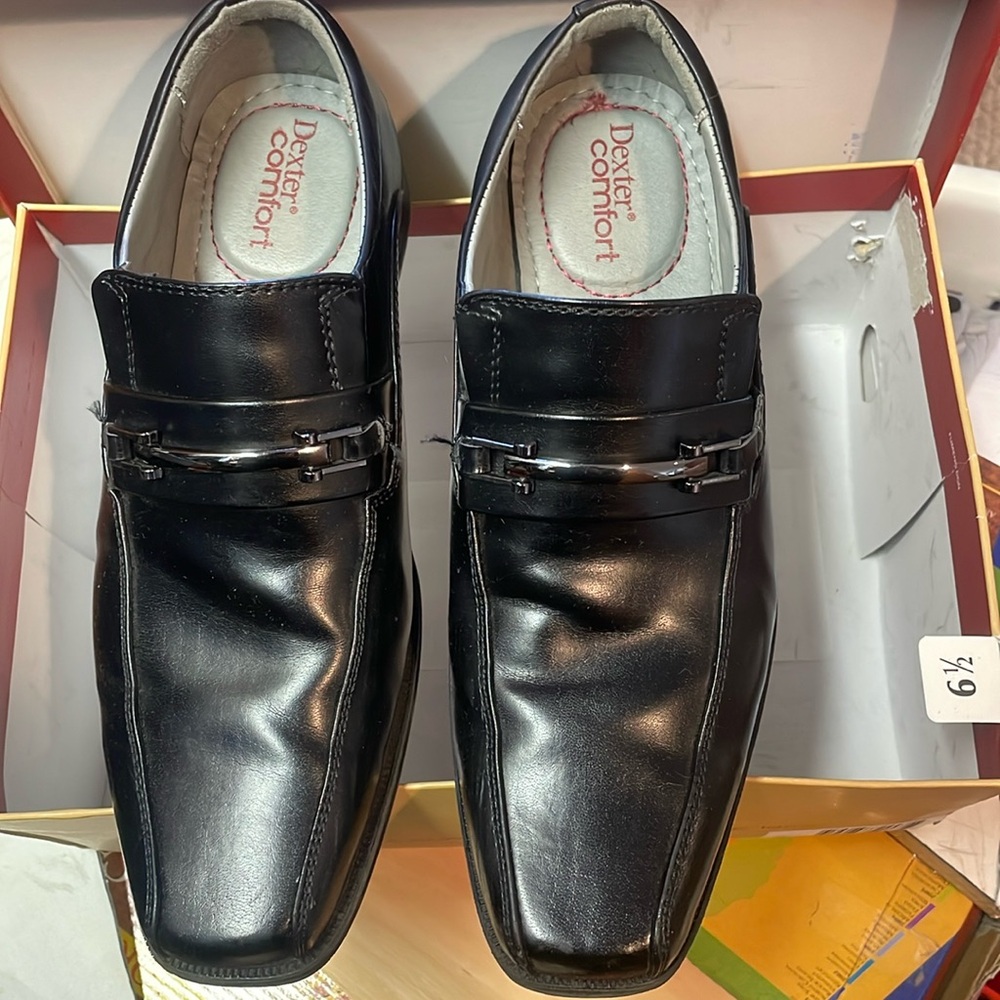 Black men’s dress shoes size 6.5 great condition like NEW